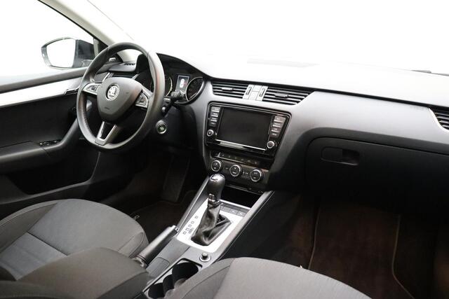 Skoda OCTAVIA 1.4 TSI Greentech Style Business 150pk | Automaat | Navigatie | Trekhaak | Climate Control | Stoelverwarming | Voorruitverwarming | Keyless Start