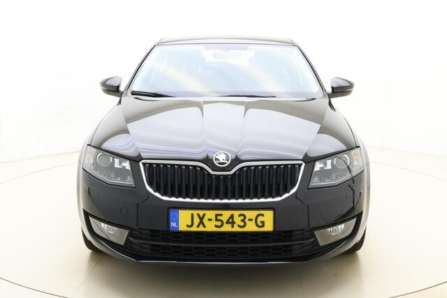 Skoda OCTAVIA 1.4 TSI Greentech Style Business 150pk | Automaat | Navigatie | Trekhaak | Climate Control | Stoelverwarming | Voorruitverwarming | Keyless Start
