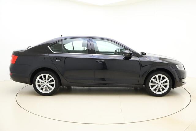 Skoda OCTAVIA 1.4 TSI Greentech Style Business 150pk | Automaat | Navigatie | Trekhaak | Climate Control | Stoelverwarming | Voorruitverwarming | Keyless Start