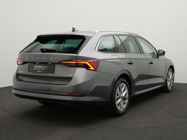 Skoda OCTAVIA Combi 1.4 TSI 204 pk DSG iV PHEV Business Edition | Trekhaak | Matrix LED | Adaptief onderstel | Achteruitrijcamera | Navigatie
