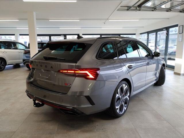 Skoda OCTAVIA 2.0 TSI RS 265 PK DCC/LEDER/PANO-DAK/TREKHAAK/360-CAMERA