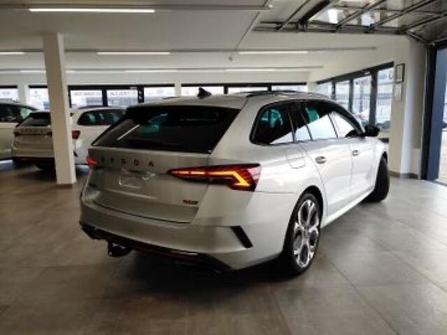 Skoda OCTAVIA 2.0 TSI RS 265 PK PANO-DAK/TREKHAAK/CAMERA/STOELVERW/STUURVERW
