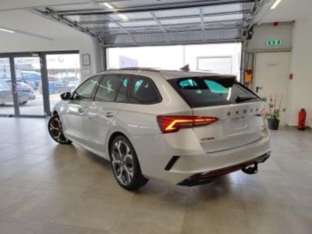 Skoda OCTAVIA 2.0 TSI RS 265 PK PANO-DAK/TREKHAAK/CAMERA/STOELVERW/STUURVERW