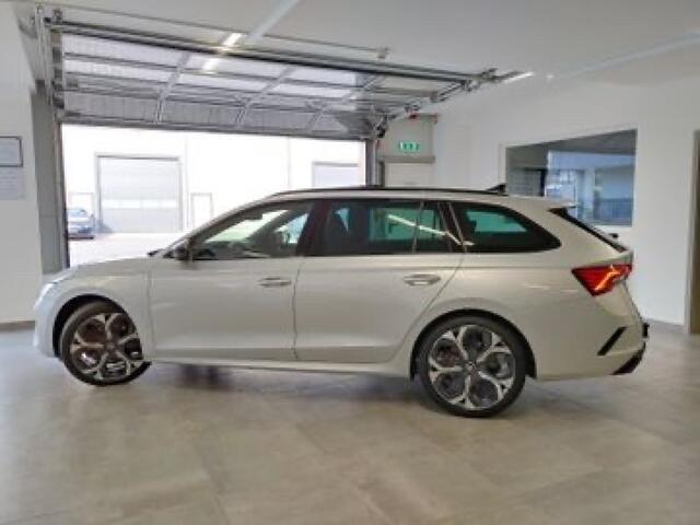 Skoda OCTAVIA 2.0 TSI RS 265 PK PANO-DAK/TREKHAAK/CAMERA/STOELVERW/STUURVERW