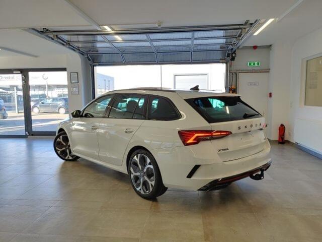 Skoda OCTAVIA 2.0 TSI RS 265PK PANO-DAK/TREKHAAK/CAMERA/STOELVER/STUURVERW