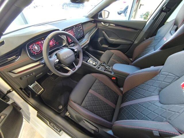 Skoda OCTAVIA 2.0 TSI RS 265PK PANO-DAK/TREKHAAK/CAMERA/STOELVER/STUURVERW