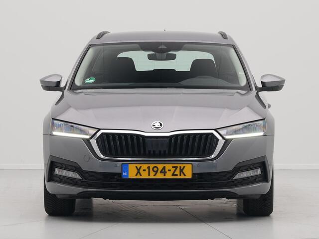 Skoda OCTAVIA Combi 1.0 TSI 110pk Business Edition Trekhaak Navigatie Keyless Clima