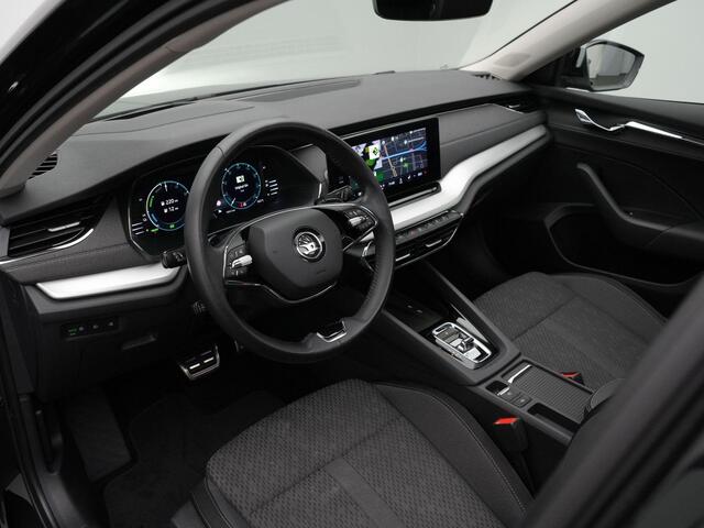 Skoda OCTAVIA Combi 1.4 TSI 204 pk DSG iV PHEV Style | Panoramadak | Geheugenstoelen | Head-up display | Stoel-/achterbankverwarming
