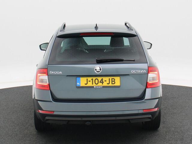 Skoda OCTAVIA Combi 1.5 TSi 150 Pk Automaat Business Edition | Cruise Control | CarPlay | Stoelverwarming | Navigatie | Bluetooth | Parkeersensoren Achter | 17 Inch | Trekhaak | 91.452 Km!!