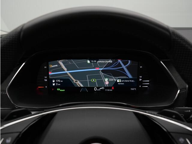 Skoda OCTAVIA Combi 1.4 TSI 204 pk DSG iV PHEV Style | Panoramadak | Matrix LED | Geheugenstoelen | Leder/alcantara | Stoel-/achterbankverwarming | Achteruitrijcamera