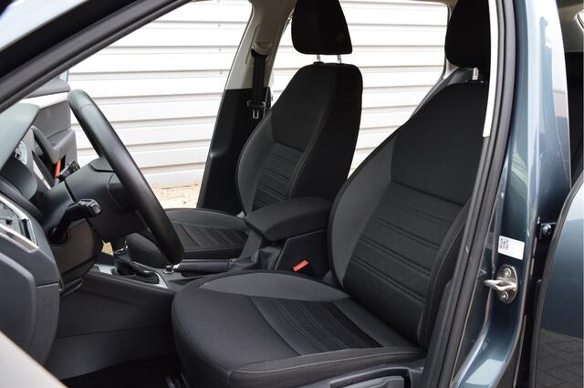 Skoda OCTAVIA Combi 1.5 TSI Greentech Business Edition O.a: Navi, Cruise, Trekhaak, Carplay, Camera, Etc... Rijklaar! All-in prijs!