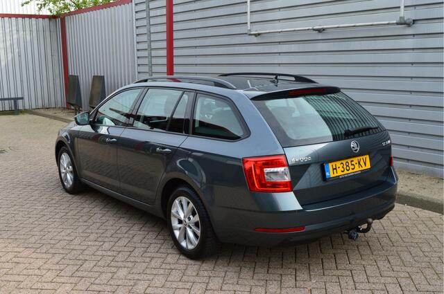 Skoda OCTAVIA Combi 1.5 TSI Greentech Business Edition O.a: Navi, Cruise, Trekhaak, Carplay, Camera, Etc... Rijklaar! All-in prijs!