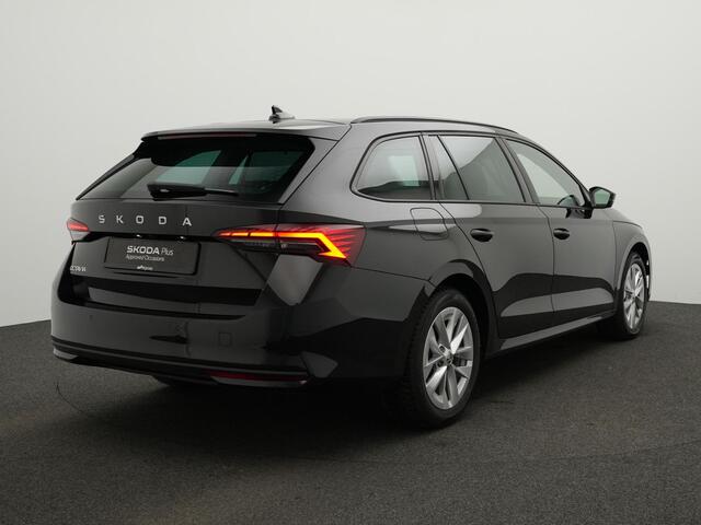 Skoda OCTAVIA Combi 1.5 TSI 150 pk DSG MHEV Business Edition | Matrix LED | Stoel-/achterbankverwarming | Achteruitrijcamera | Navigatie
