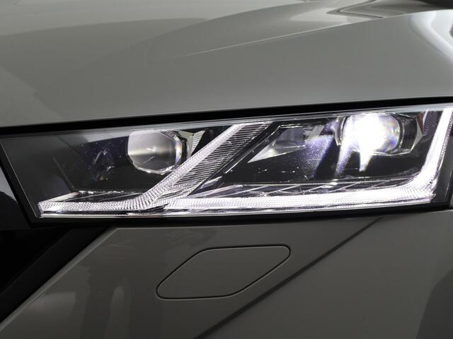 Skoda OCTAVIA Combi 1.4 TSI RS iV PHEV Business | 245 PK | Head Up Display | Panoramadak | Navigatiesysteem Columbus |
