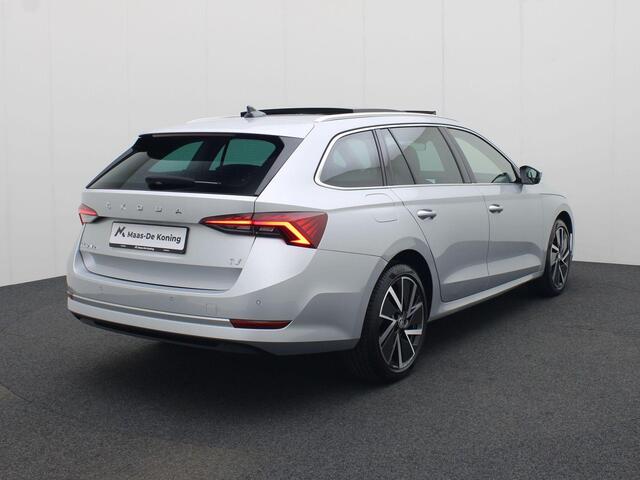 Skoda OCTAVIA Combi 1.4eHybrid 150kW/204PK Business Edition Plus DSG · Panoramadak · Navigatie · Parkeersensoren