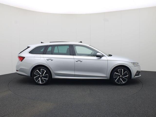 Skoda OCTAVIA Combi 1.4eHybrid 150kW/204PK Business Edition Plus DSG · Panoramadak · Navigatie · Parkeersensoren