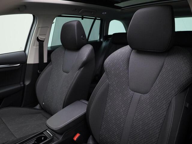 Skoda OCTAVIA Combi 1.4eHybrid 150kW/204PK Business Edition Plus DSG · Panoramadak · Navigatie · Parkeersensoren