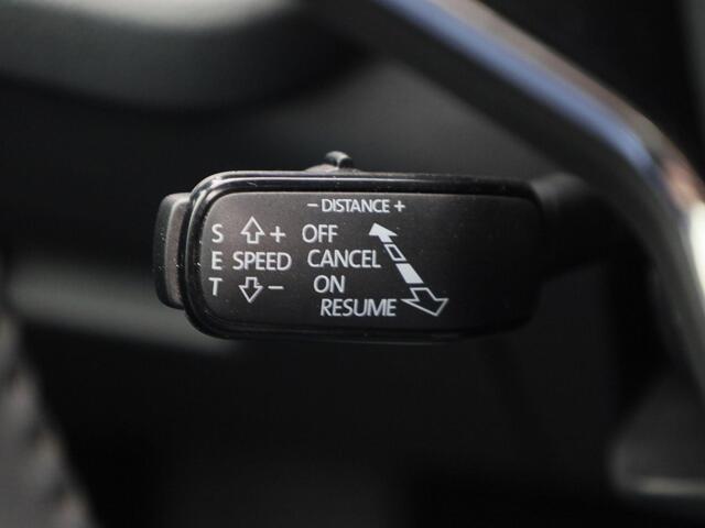 Skoda OCTAVIA Combi 1.4eHybrid 150kW/204PK Business Edition Plus DSG · Panoramadak · Navigatie · Parkeersensoren
