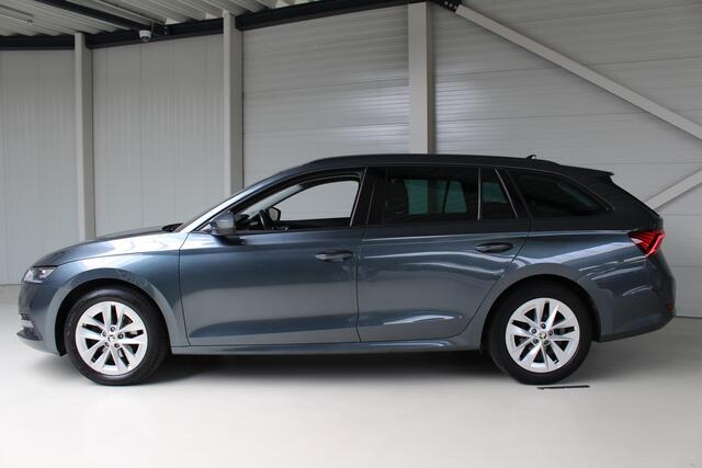 Skoda OCTAVIA Combi 1.0 e-TSI Business Edition Navigatie | 17" Velgen | Cruise Control | Led | El. achterklep