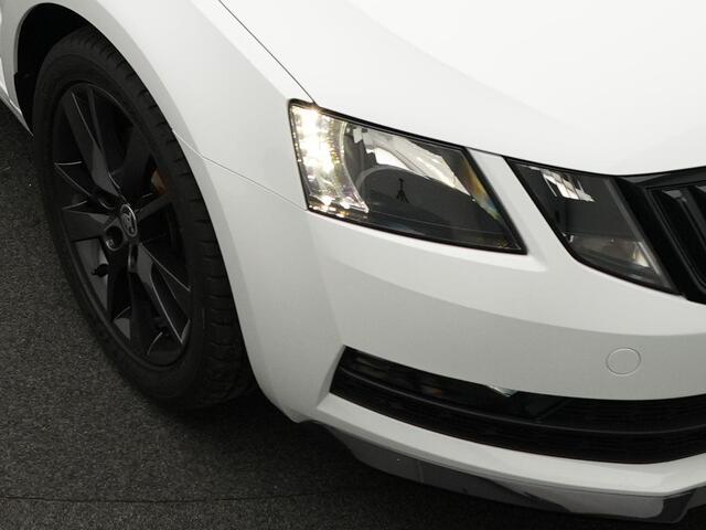 Skoda OCTAVIA Combi 1.5 TSI 150 pk DSG Greentech Sport Business | Navigatie | Parkeersensoren achter | Cruise Control