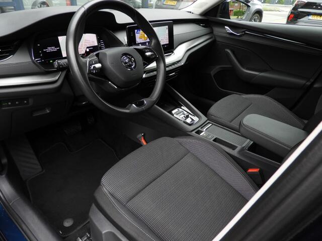 Skoda OCTAVIA 1.0 e-TSI Business Edition Automaat Carplay/Digitaal/Keyless