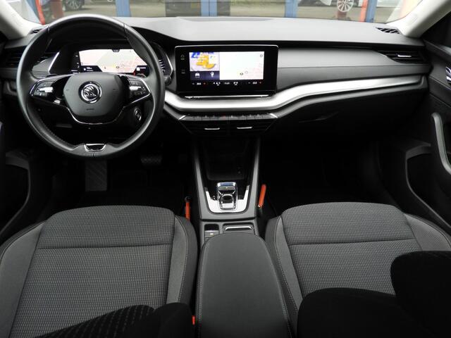 Skoda OCTAVIA 1.0 e-TSI Business Edition Automaat Carplay/Digitaal/Keyless