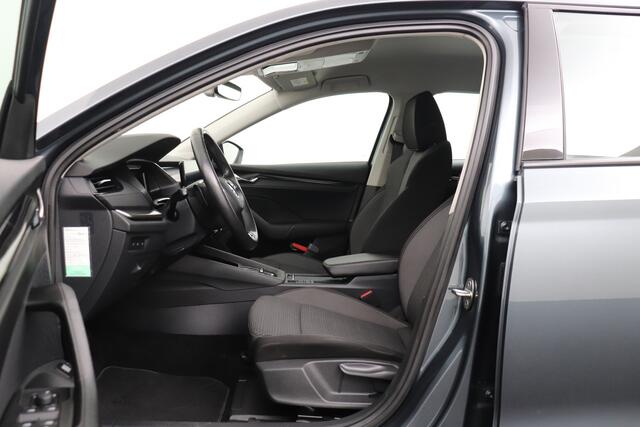 Skoda OCTAVIA Combi 1.0 e-TSI Business Edition+ Carplay Navi Park. Sens