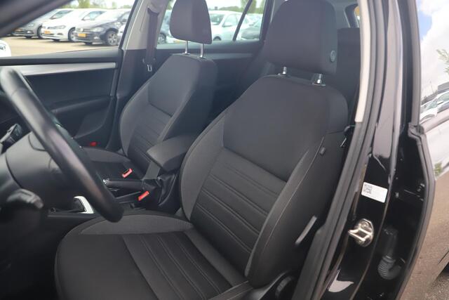Skoda OCTAVIA Combi 1.0 TSI Business Edition Navigatie Carplay Android Clima Cruise Stoelverwarming 16 inch LMV