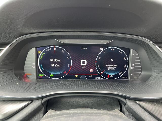Skoda OCTAVIA Combi 1.4 TSI RS iV PHEV / AUTOMAAT/ PANO/ DIGITAL DASH/ KEYLESS/ NAVI/ SMART LINK/ ADAPT. CRUISE/ MATRIX/ ELEKTR. STOELEN/ PARK. SENSOREN/ RIJ-MODI/ HEAD-UP DISPLAY