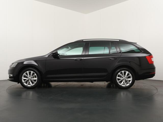 Skoda OCTAVIA Combi 1.4 150pk TSI Greentech Ambition Business | Parkeersensoren V+A | Trekhaak | Airco | Navigatie |