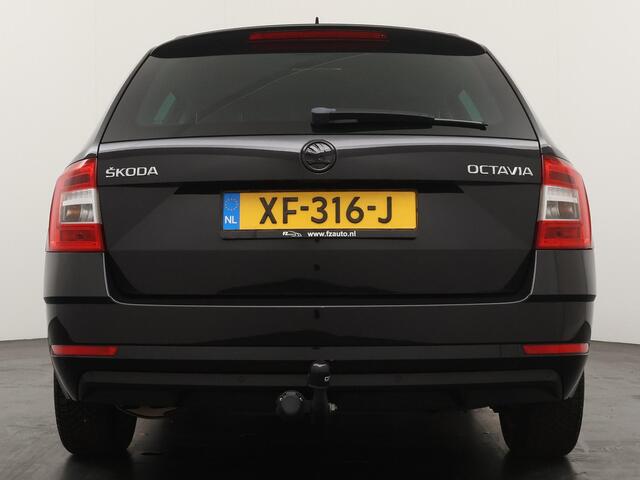 Skoda OCTAVIA Combi 1.4 150pk TSI Greentech Ambition Business | Parkeersensoren V+A | Trekhaak | Airco | Navigatie |