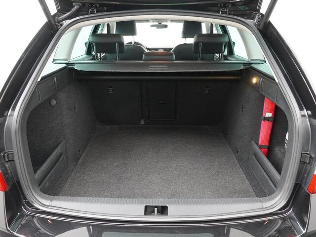 Skoda OCTAVIA Combi 1.4 150pk TSI Greentech Ambition Business | Parkeersensoren V+A | Trekhaak | Airco | Navigatie |