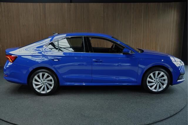 Skoda OCTAVIA 1.4 TSI iV PHEV Head-Up Camera ACC Ambient PDC Keyless Memory