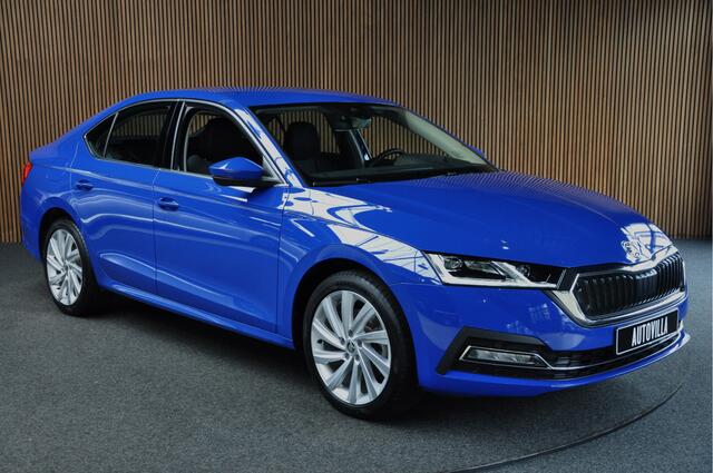 Skoda OCTAVIA 1.4 TSI iV PHEV Head-Up Camera ACC Ambient PDC Keyless Memory