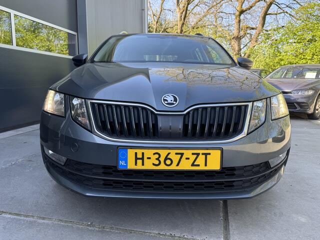 Skoda OCTAVIA Combi 1.5 TSI 150PK DSG Business Edition Navigatie Stoelverwarming Trekhaak