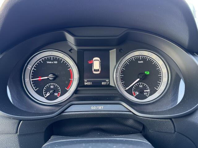 Skoda OCTAVIA Combi 1.5 TSI 150PK DSG Business Edition Navigatie Stoelverwarming Trekhaak