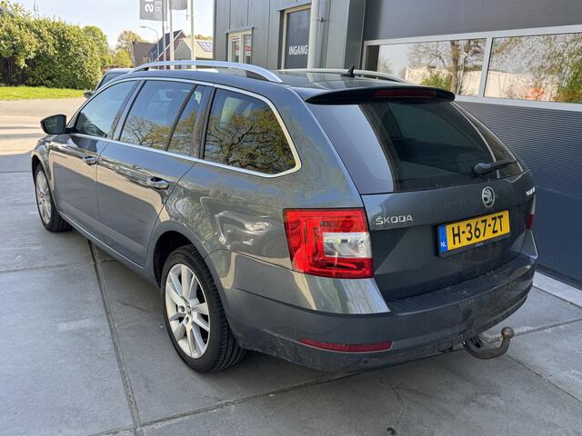Skoda OCTAVIA Combi 1.5 TSI 150PK DSG Business Edition Navigatie Stoelverwarming Trekhaak