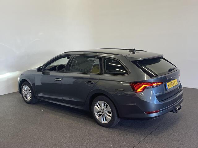 Skoda OCTAVIA Combi 1.0 TSI Business Edition Airco|ECC Navi Carplay Virtual Cockpit Trekhaak Full LED Cruise Control