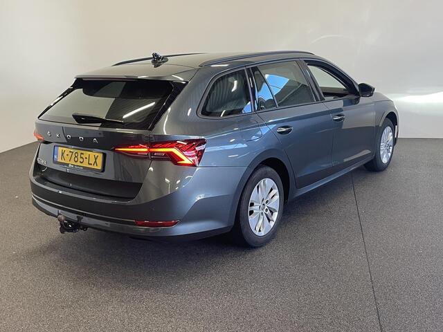 Skoda OCTAVIA Combi 1.0 TSI Business Edition Airco|ECC Navi Carplay Virtual Cockpit Trekhaak Full LED Cruise Control