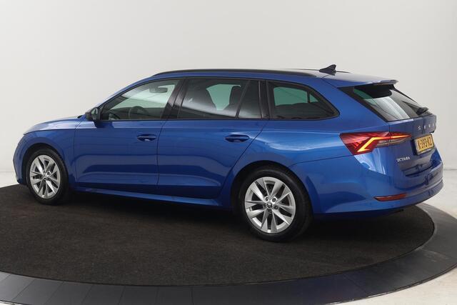 Skoda OCTAVIA 1.0 e-TSI Sport | Carplay | Full LED | Navigatie | Sfeerverlichting | DAB | Sportstoelen | Climate control | Parkeerhulp