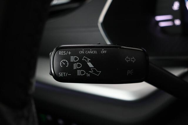 Skoda OCTAVIA 1.0 e-TSI Sport | Carplay | Full LED | Navigatie | Sfeerverlichting | DAB | Sportstoelen | Climate control | Parkeerhulp