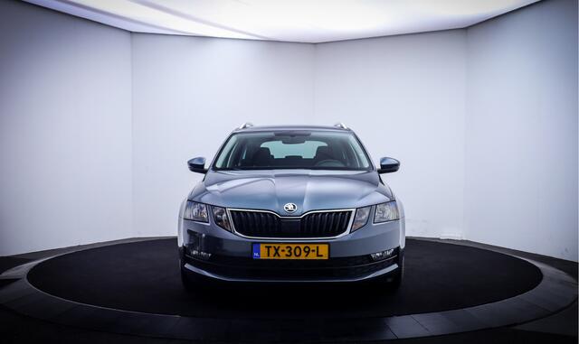 Skoda OCTAVIA Combi 1.6TDI Dsg EDITION FACE LIFT 1\2 LEDER | CLIMA | NAVI GROOT |
