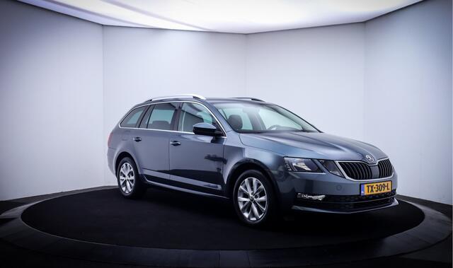 Skoda OCTAVIA Combi 1.6TDI Dsg EDITION FACE LIFT 1\2 LEDER | CLIMA | NAVI GROOT |
