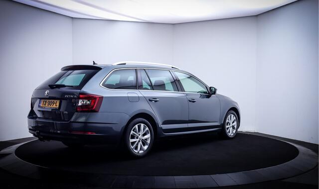 Skoda OCTAVIA Combi 1.6TDI Dsg EDITION FACE LIFT 1\2 LEDER | CLIMA | NAVI GROOT |