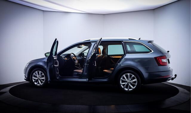 Skoda OCTAVIA Combi 1.6TDI Dsg EDITION FACE LIFT 1\2 LEDER | CLIMA | NAVI GROOT |