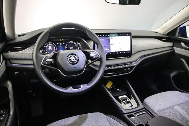 Skoda OCTAVIA Combi Business Edition 1.5 eTSI 115pk DSG Automaat Adaptive cruise control, Achteruitrijcamera, Navigatie, Elektrische achterklep, LED verlichting, Parkeersensoren