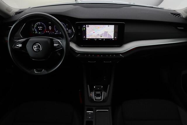 Skoda OCTAVIA 1.4 TSI iV PHEV Business Edition | Camera | Carplay | Navigatie | Full LED | Sfeerverlichting | Parkeerhulp | Climate control