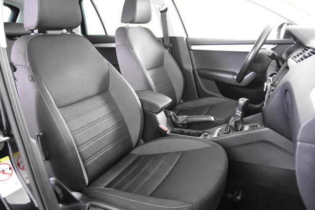 Skoda OCTAVIA Combi 1.6 TDI Greentech Ambition *1ste Eigenaar*Navigatie*Trekhaak*