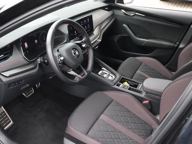 Skoda OCTAVIA Combi 1.4 TSI RS iV PHEV 245pk | Head-Up Display | Canton | Verwarmbaar voorruit | Elektrische achterklep |