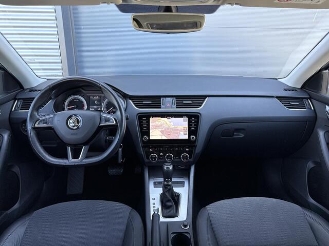 Skoda OCTAVIA Combi 1.5 TSI Gr. BNS Edition Automaat ?Half Leder ?Navigatie ?Apple Carplay & Android Auto ?Climate ?Cruise ?Parkeersensoren ?Stoelverwarming ?Lichtmetaal